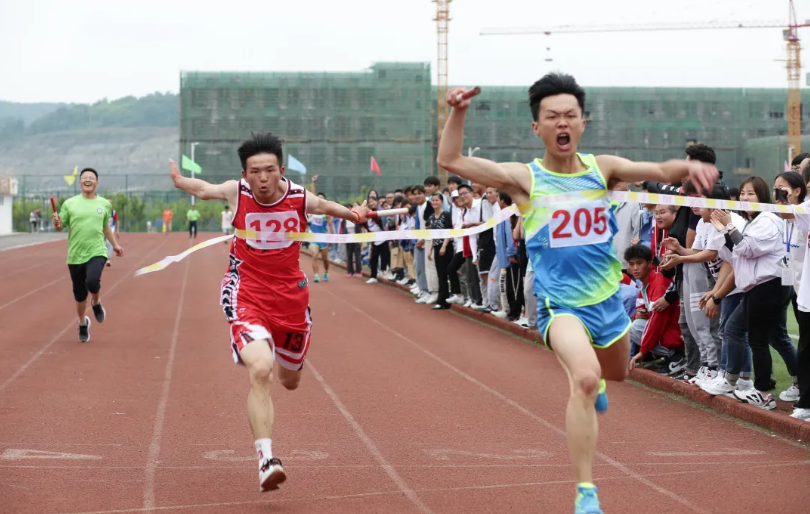 青春正起航 拼搏不落幕 | 學(xué)院第二屆學(xué)生田徑運動會勝利閉幕