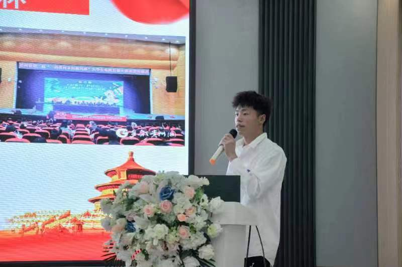 2021-2022學(xué)年國家獎(jiǎng)學(xué)金獲得者個(gè)人事跡專欄第一期——黃杏、譚程慧