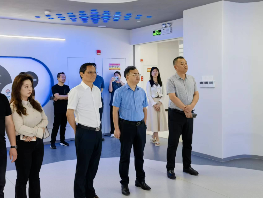 李涌、邱國援率隊(duì)到廣東省企業(yè)、院?？疾鞂W(xué)習(xí)