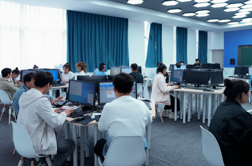 畢節(jié)工業(yè)職業(yè)技術(shù)學(xué)院第三屆學(xué)生技能大賽圓滿落幕！